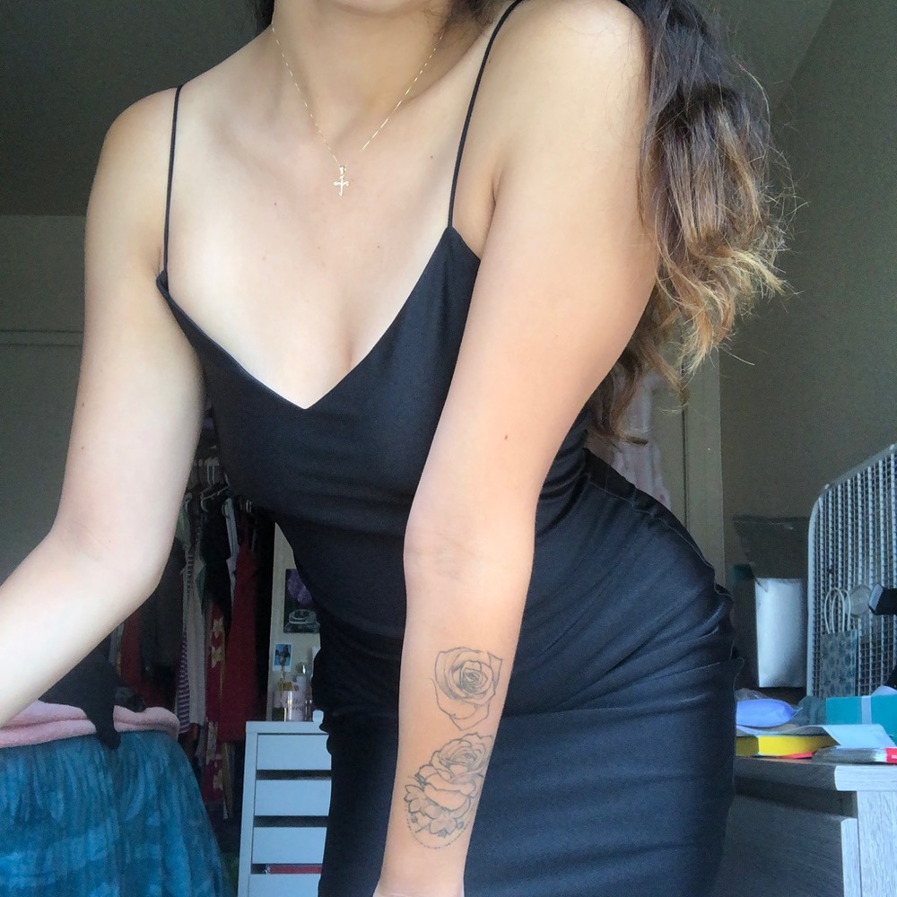 Black bodycon dress